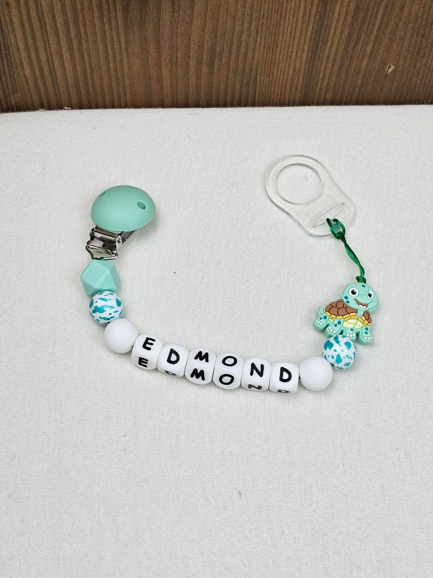 Attache Sucette A Perles En Silicone | Prénom Personnalisée | Tortue Happy - Calincaline.be