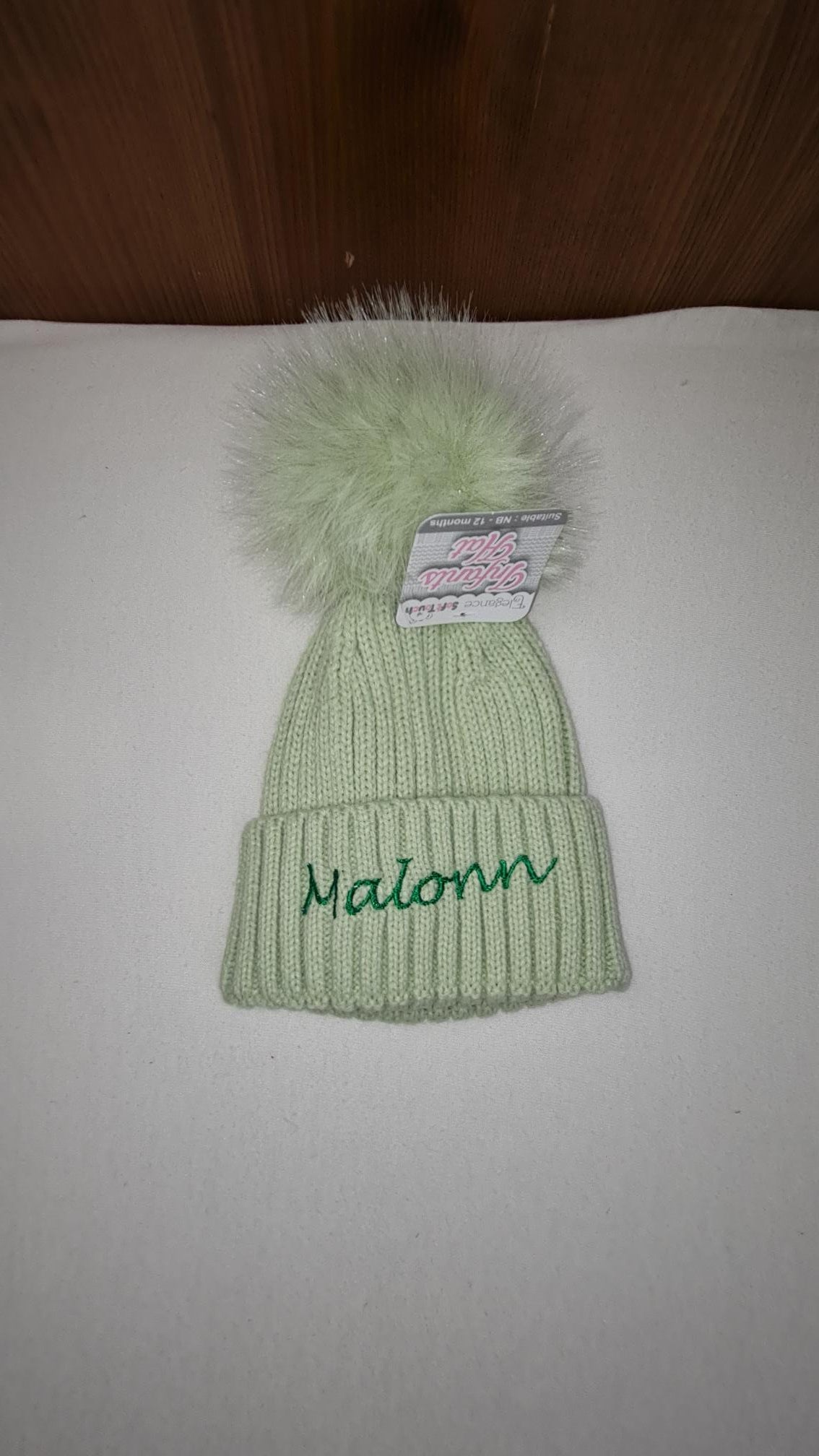 Bonnet Pompon Elégance Vert Sauge | 0 à 12 mois | Avec Prénom Brodé