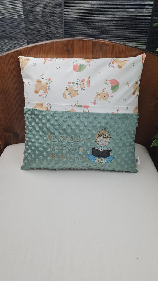 Créez Votre Coussin de Lecture Avec Prénom Brodé | 45cm x 45cm | Garçon - Calincaline.be