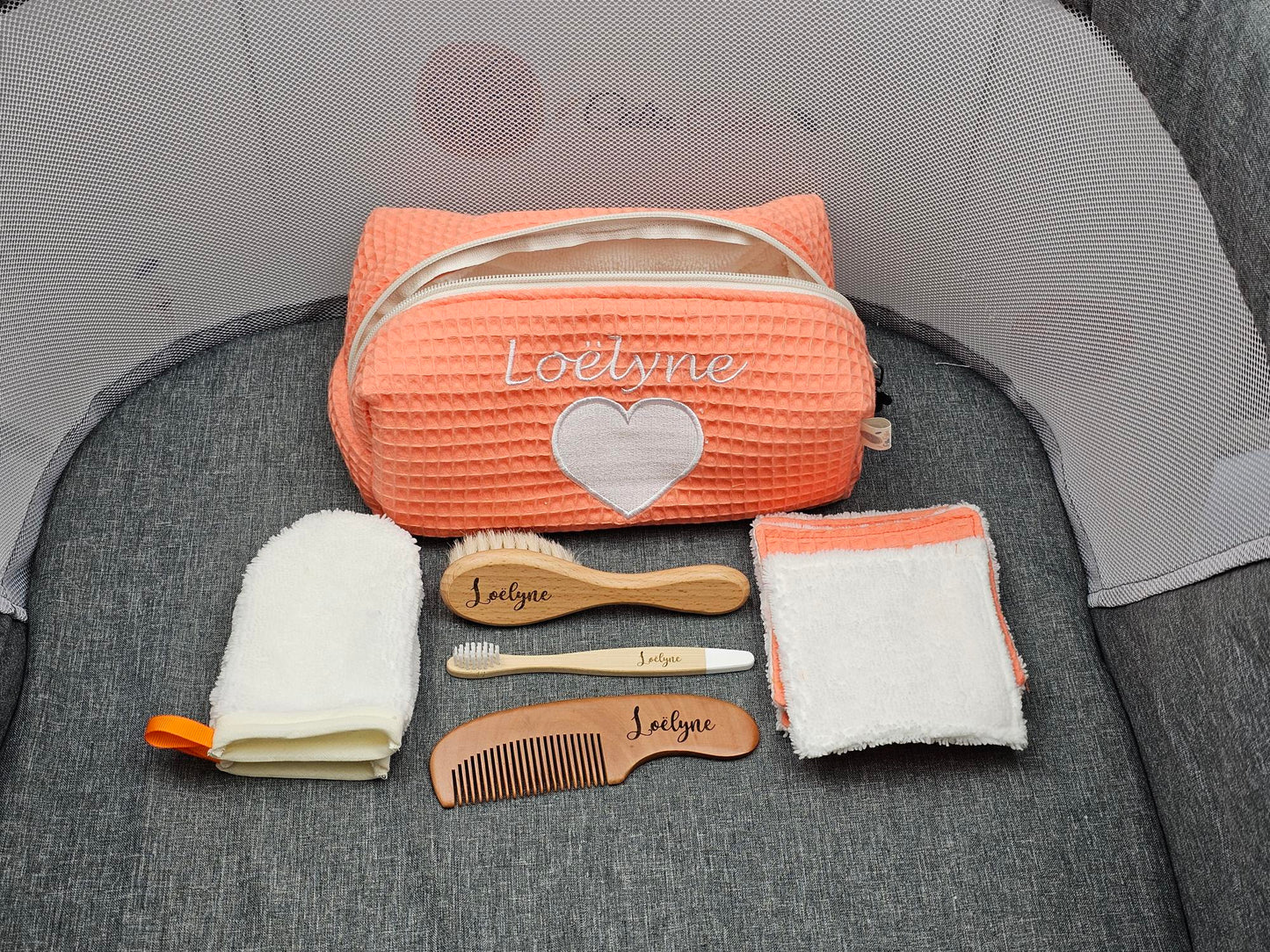 Créez Votre Trousse de Toilette Personnalisée | Peigne Brosse Lingettes inclus | Fille - Calincaline.be