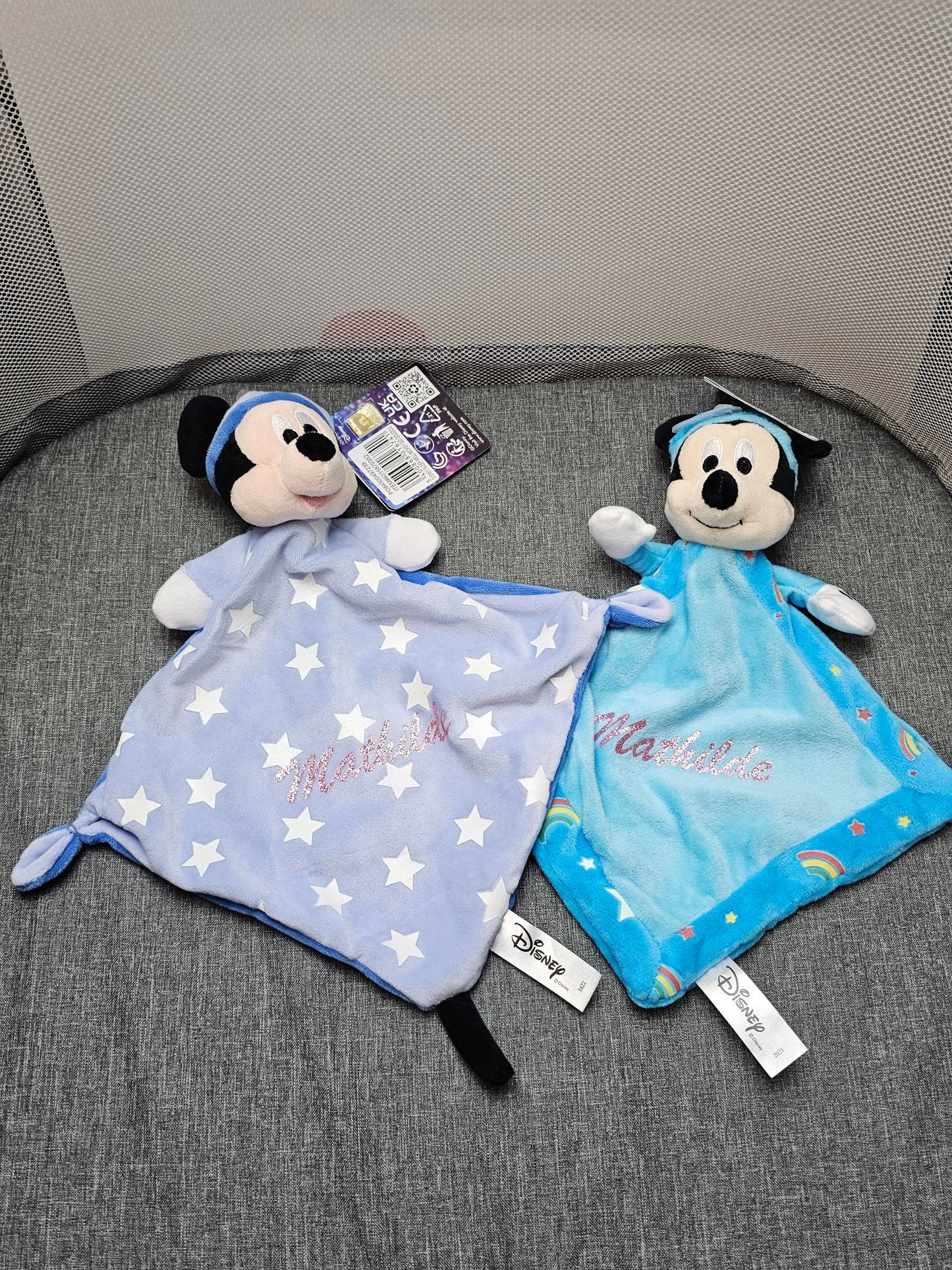 Doudou Disney Bébé Mickey Phosphorescent Personnalisé - Calincaline.be