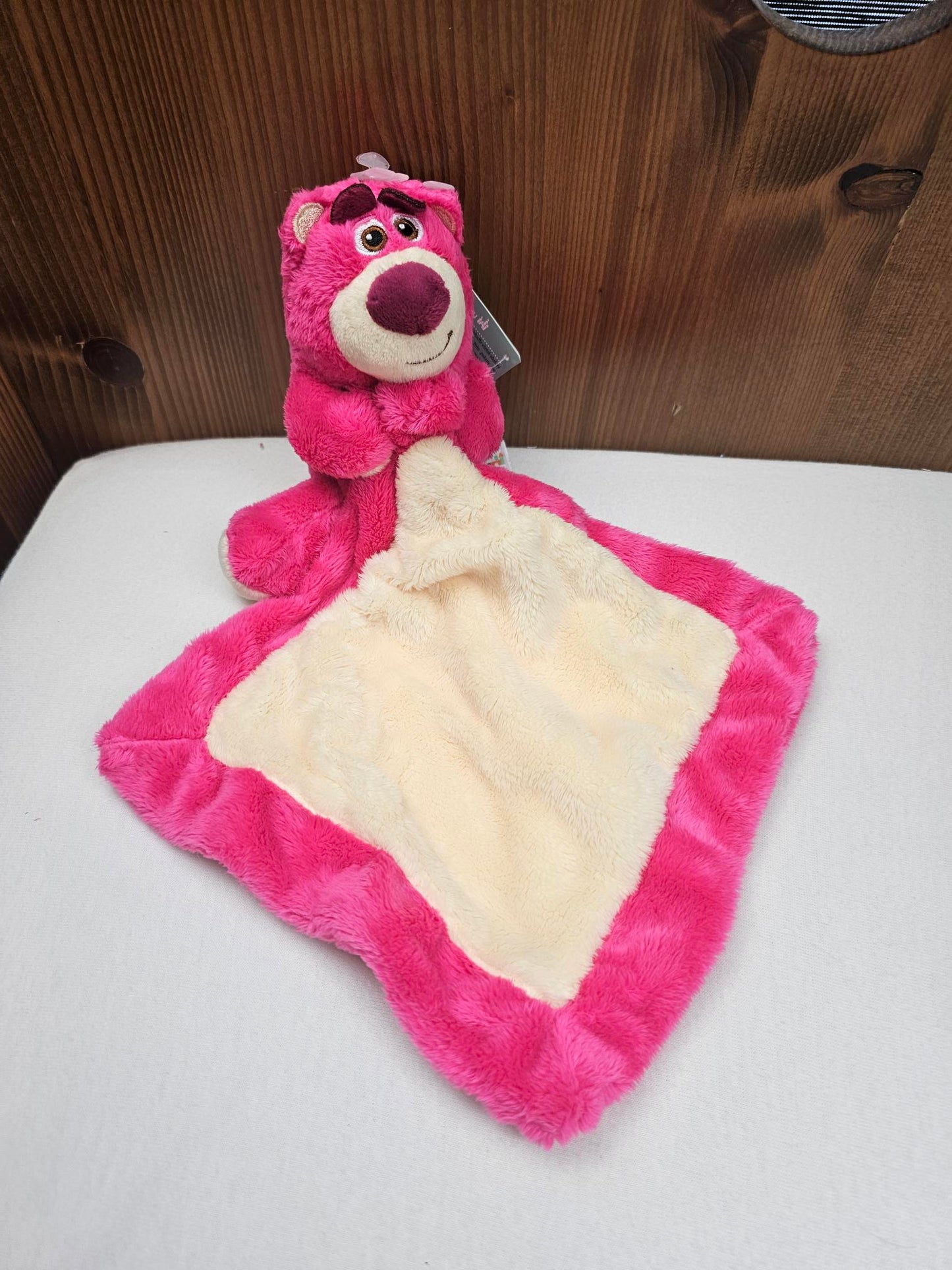 Doudou Mouchoir Disney Lotso L'Ours 20cm | Avec prénom brodé