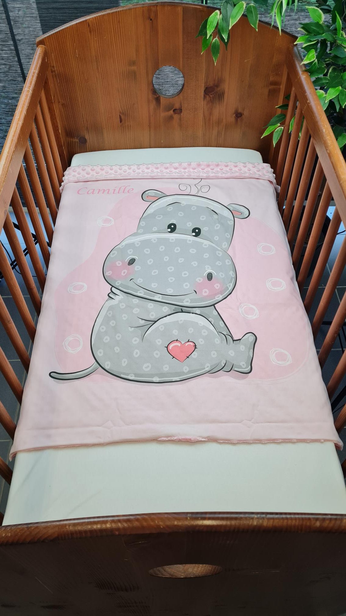 Couverture Plaid Bébé Hippopotame | 70cm x 95cm | Couleur minky au choix