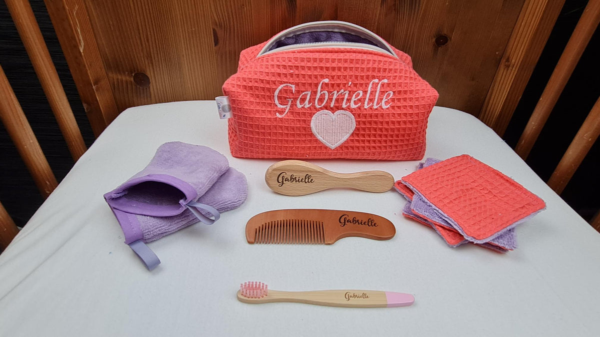 Créez Votre Trousse de Toilette Personnalisée | Peigne Brosse Lingettes inclus | Fille
