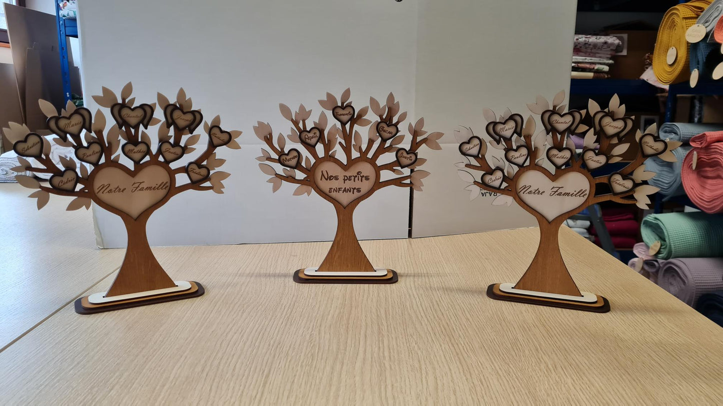 Arbre Familial en Bois 27cm sur Pied | Membres de la famille gravés