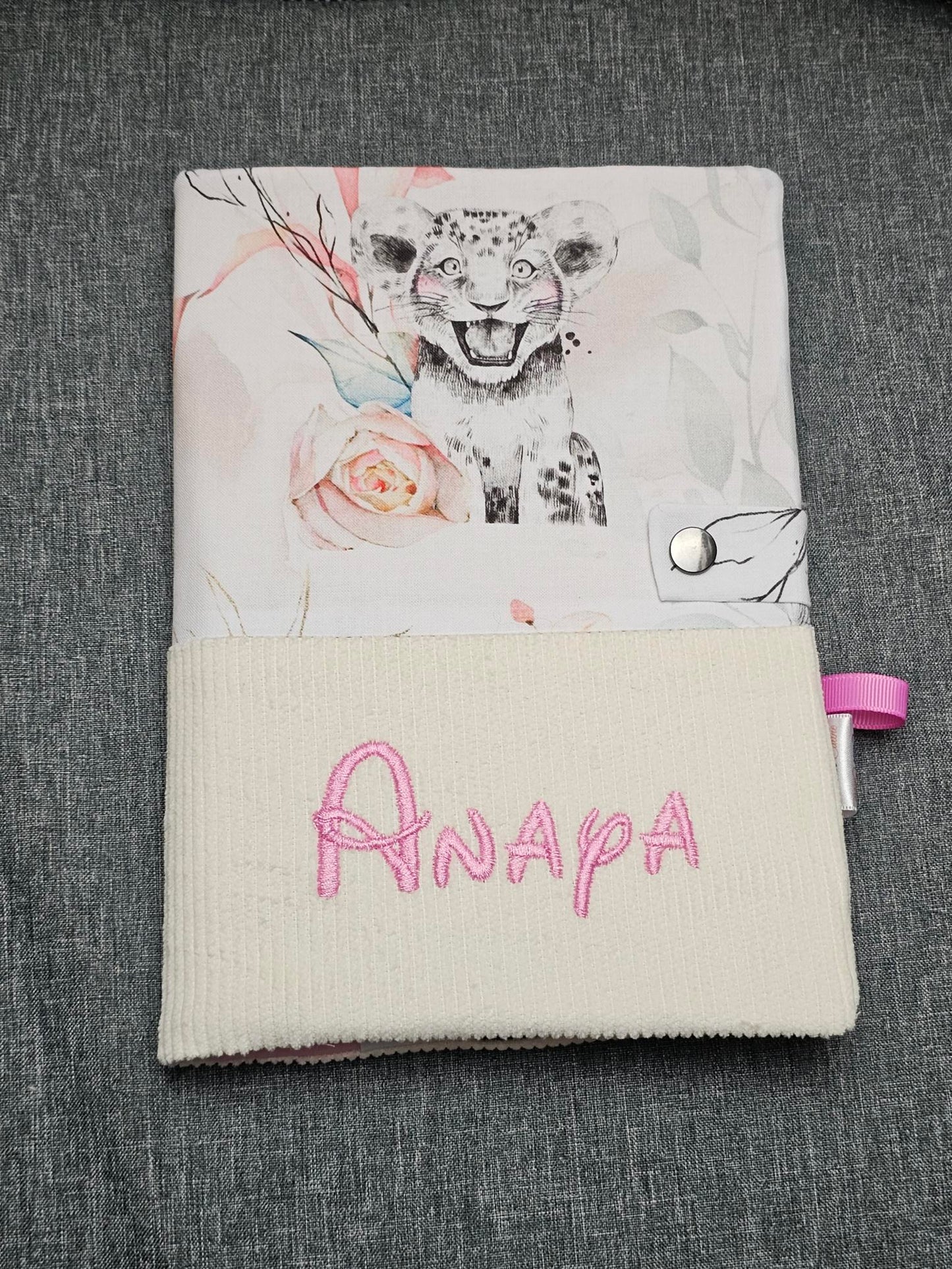Protège Carnet -Vuli- Personnalisé | Velours et Coton Premium - Calincaline.be