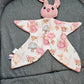 Doudou Lapin Câlin Fille avec prénom brodé | A personnaliser - Calincaline.be