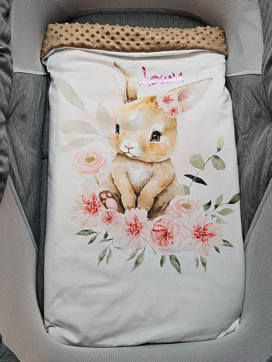 Couverture Plaid Bébé Lapin Fleuri | 70cm x 95cm | Couleur minky au choix