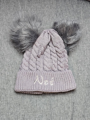 Bonnet Bébé Gris Personnalisé Avec Pompons | 3-24 mois - Calincaline.be