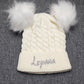 Bonnet Bébé Blanc Personnalisé Avec Pompons | 3-24 mois - Calincaline.be