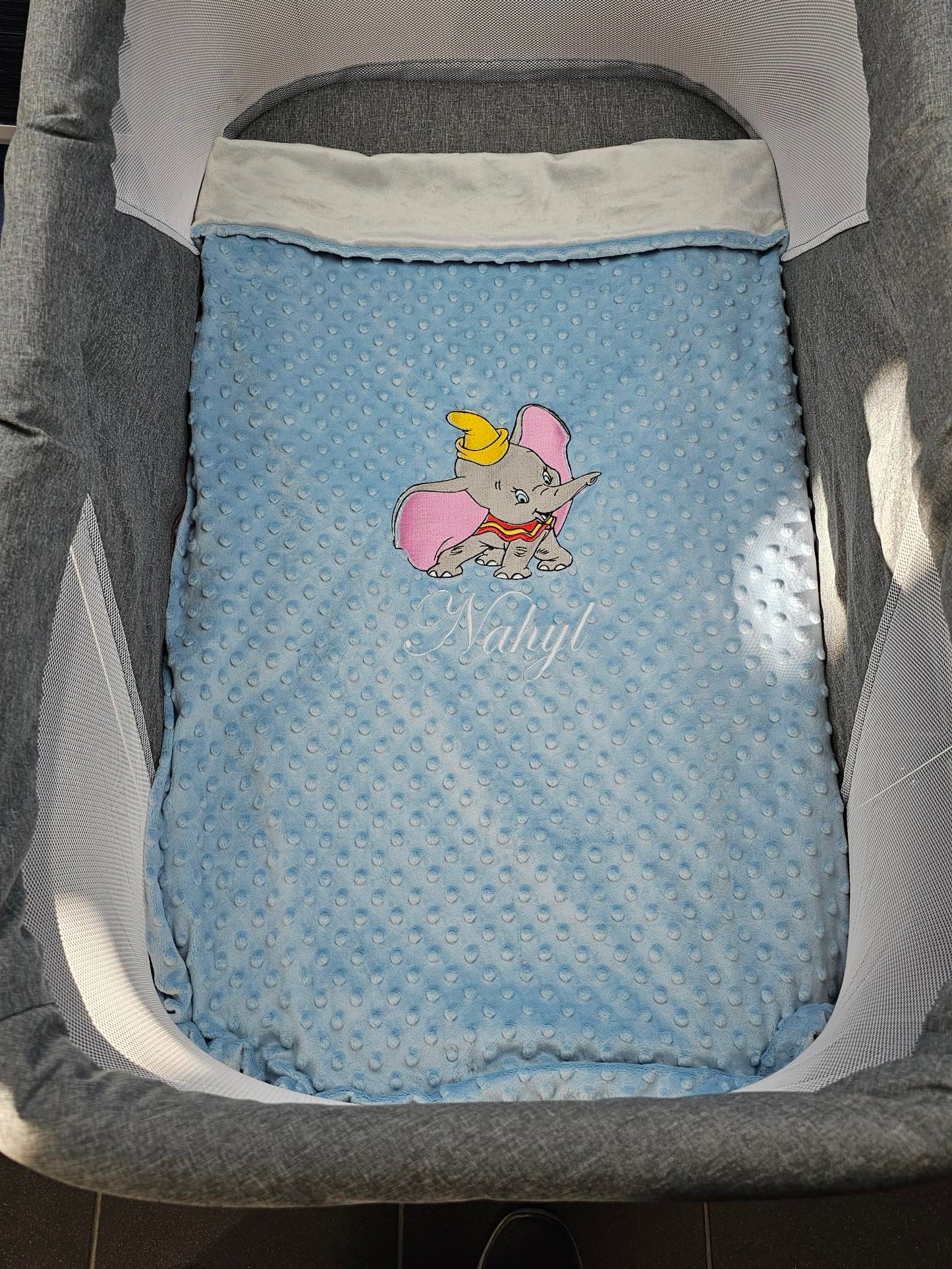 Manta de bebé con bordado personalizado - Modelo niño - Calincaline.be
