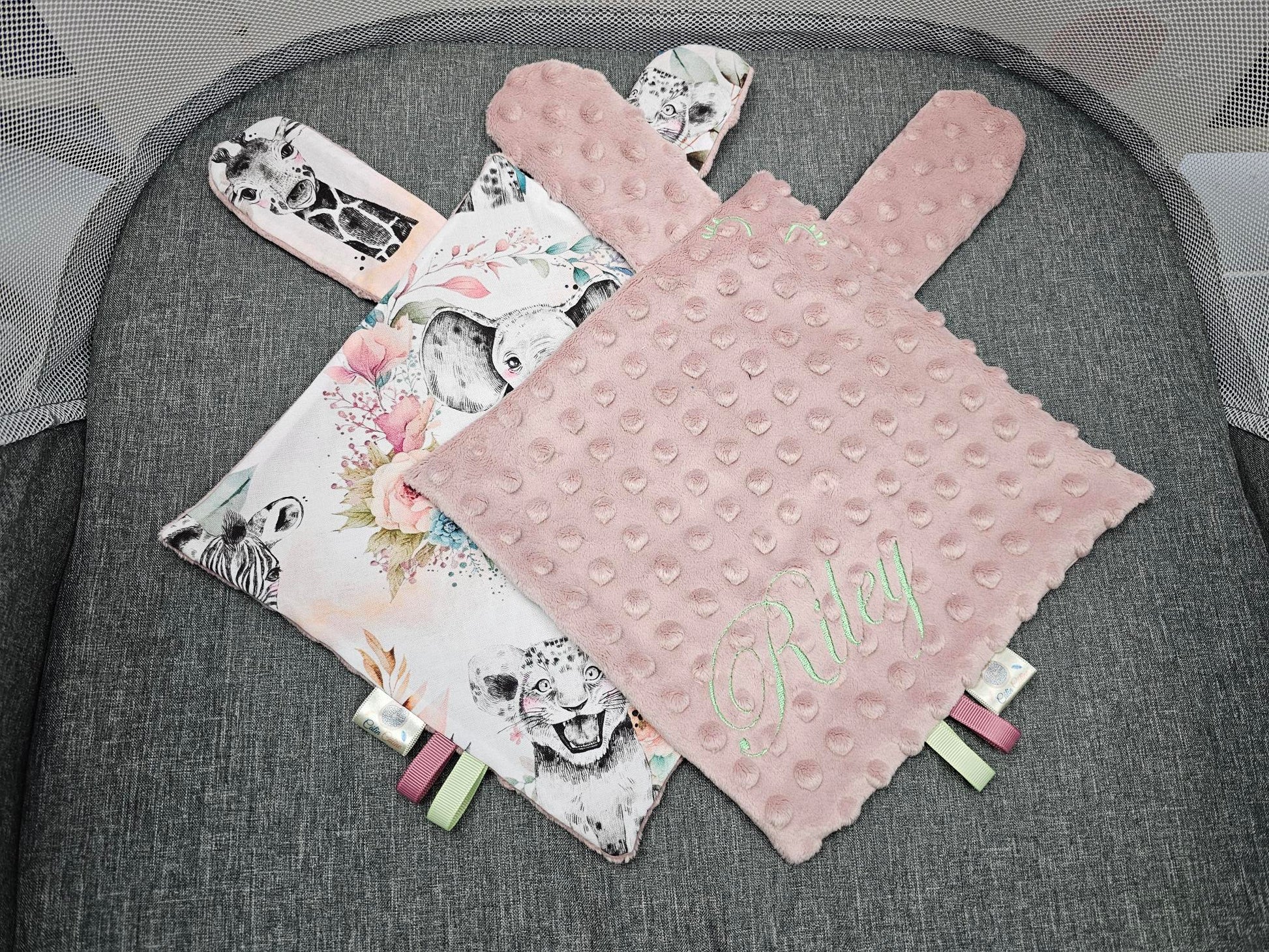 Créez Votre Doudou Carré Personnalisé | Fille | 25cm x 25cm