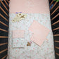Pack Bébé Personnalisé | Couverture + Doudou 30cm + Protège carnet assortis | Fille | Coton