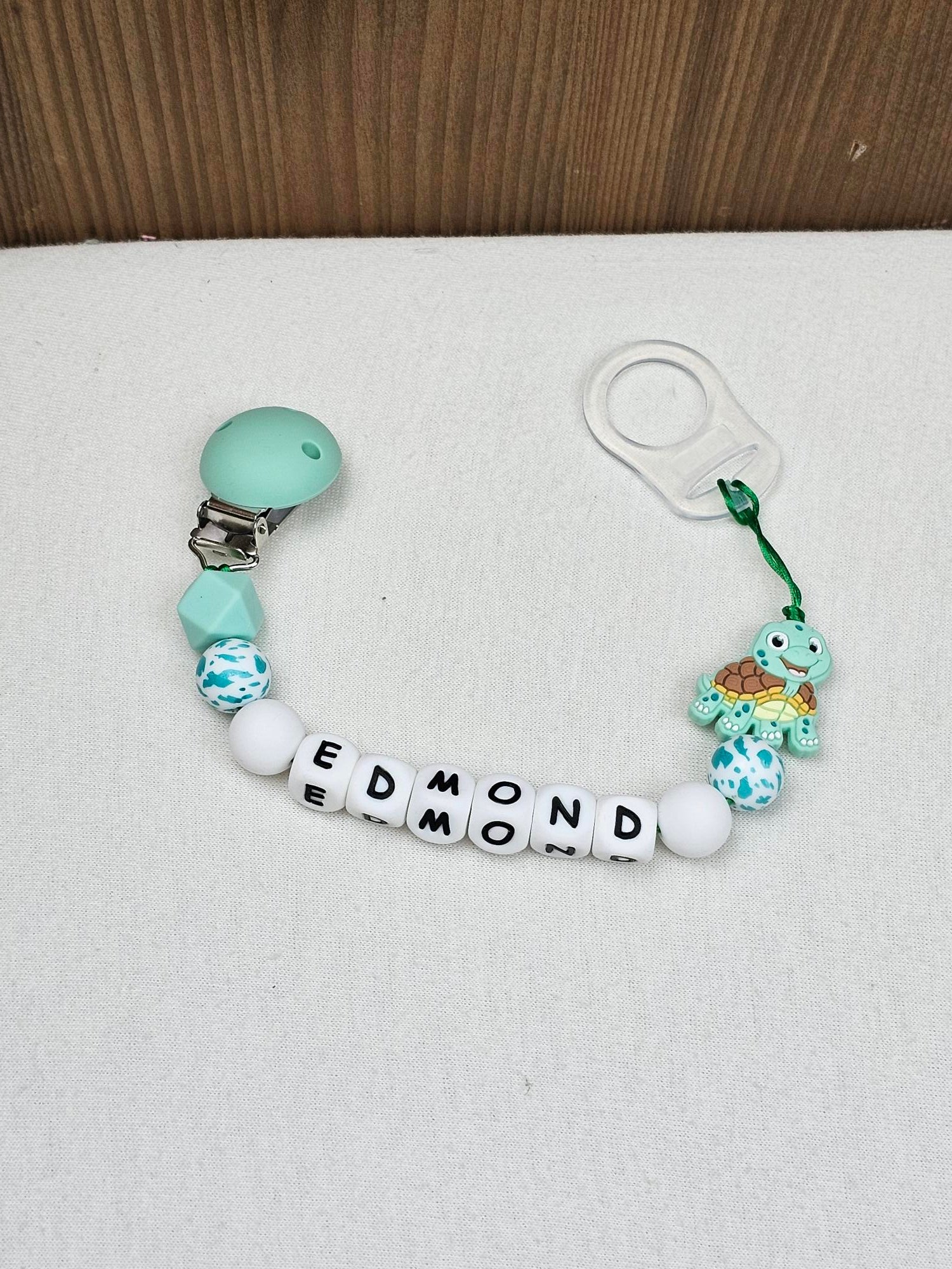 Attache Sucette A Perles En Silicone | Prénom Personnalisée | Tortue Happy - Calincaline.be