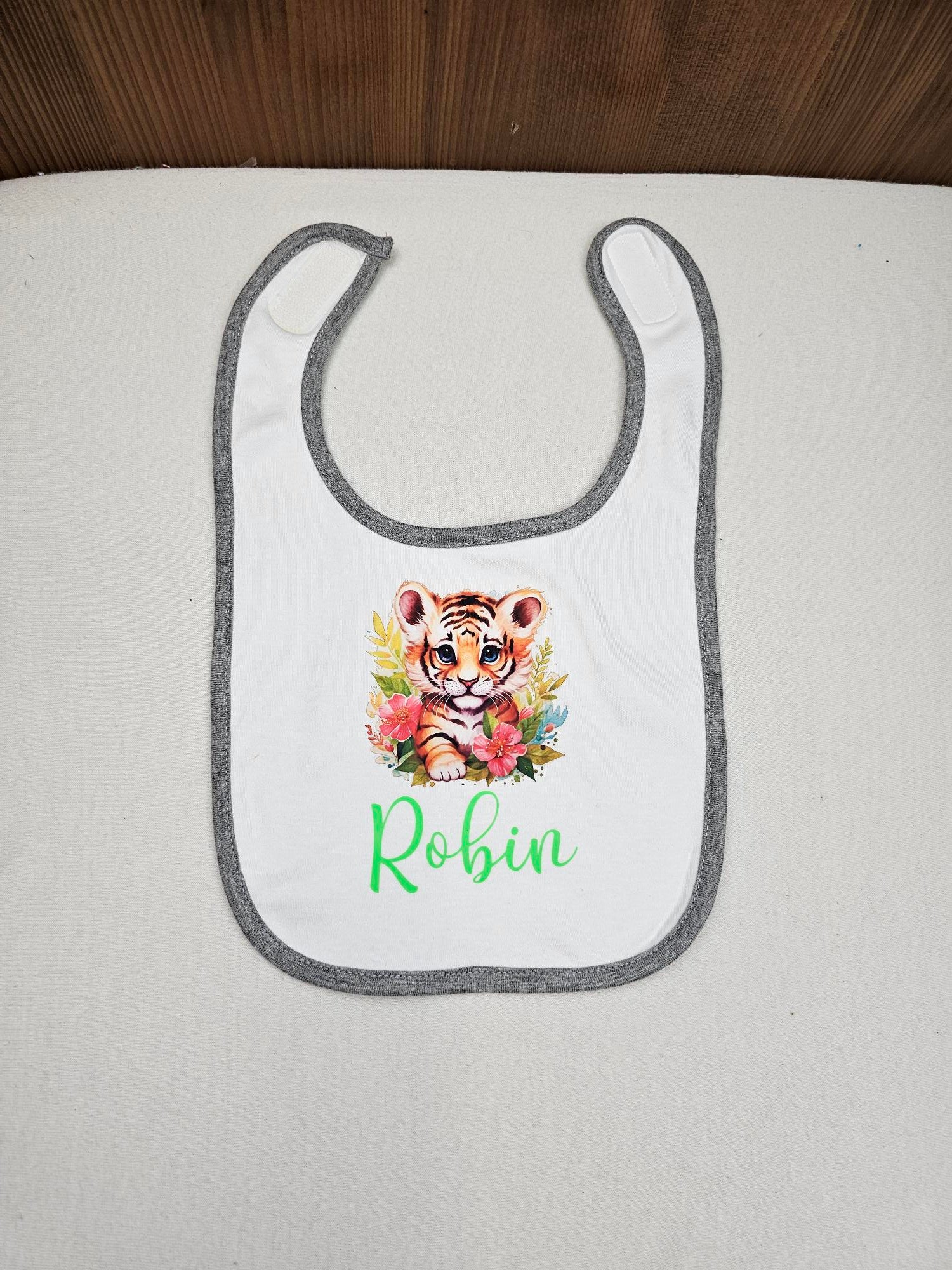 Bavoir Coton bébé blanc/gris chiné personnalisé | Taille Unique | Figurine au choix - Calincaline.be