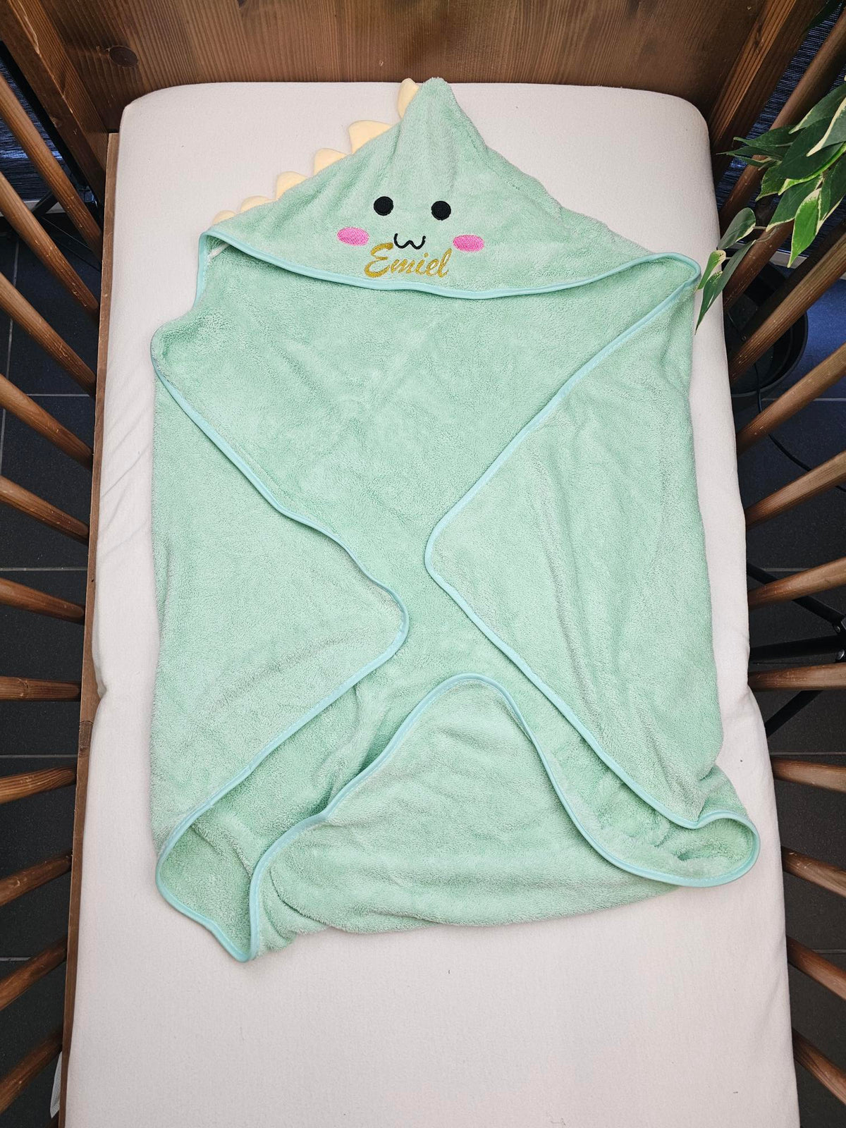 Cape de bain Dinosaure Vert Menthe 0-3 ans | 80cm x 80cm | Prénom Brodé