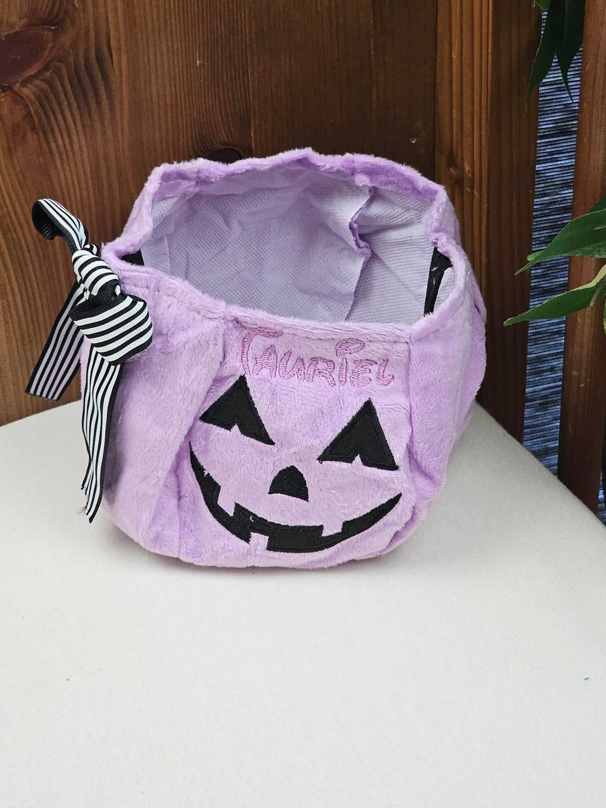Sac à Bonbons Citrouille Halloween Brodé avec Prénom | Violet - Calincaline.be