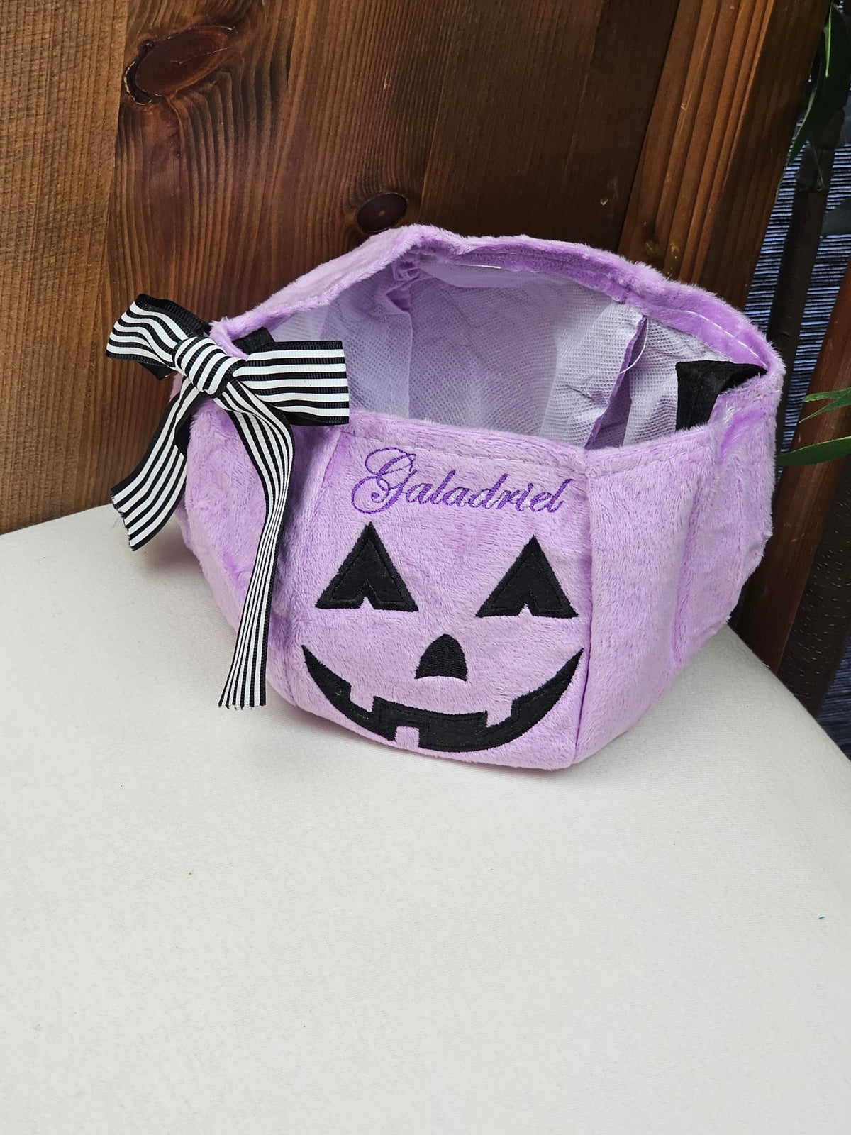 Sac à Bonbons Citrouille Halloween Brodé avec Prénom | Violet - Calincaline.be