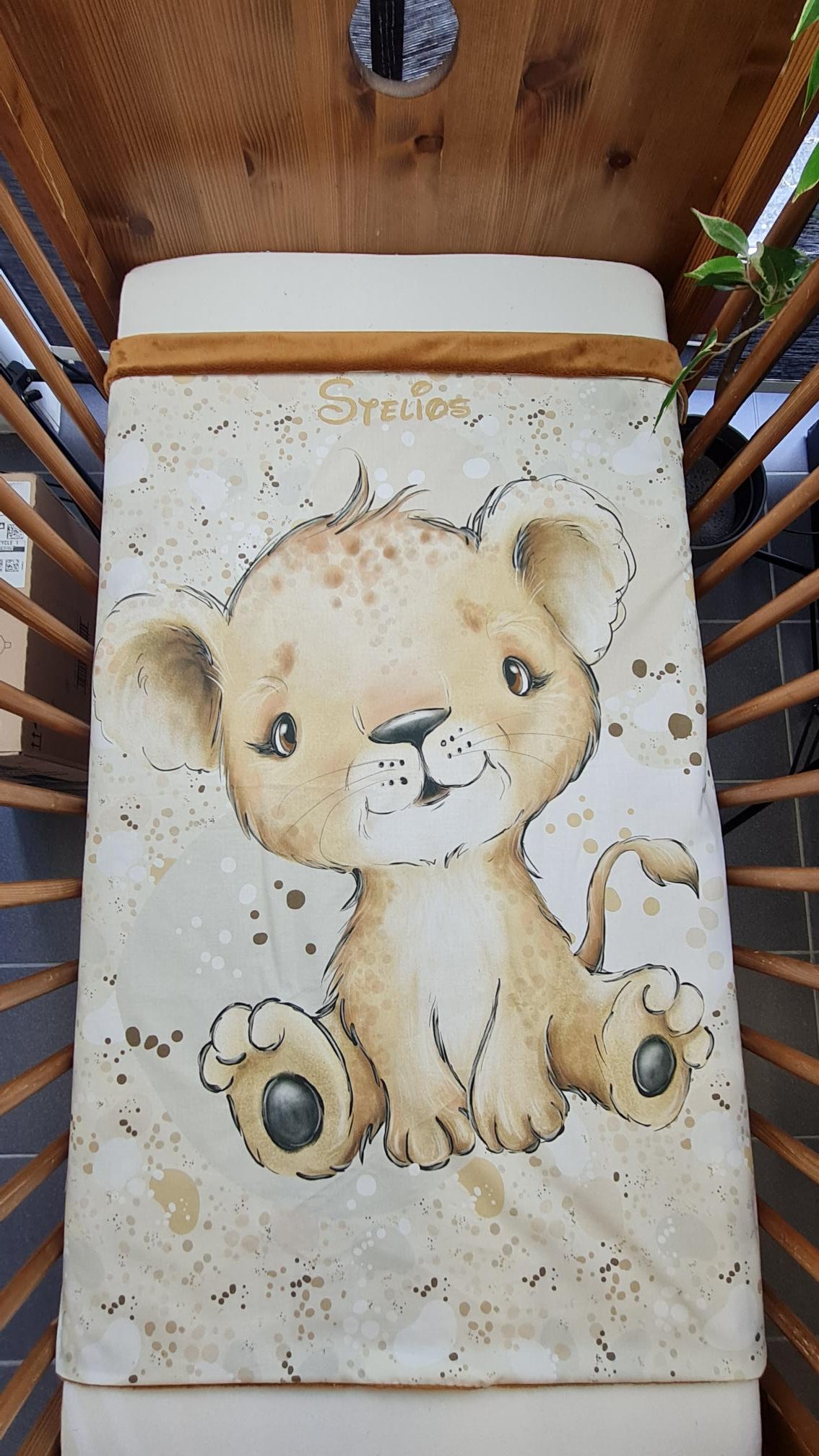 Couverture Plaid Bébé Lion Brun | 70cm x 95cm | Couleur minky au choix