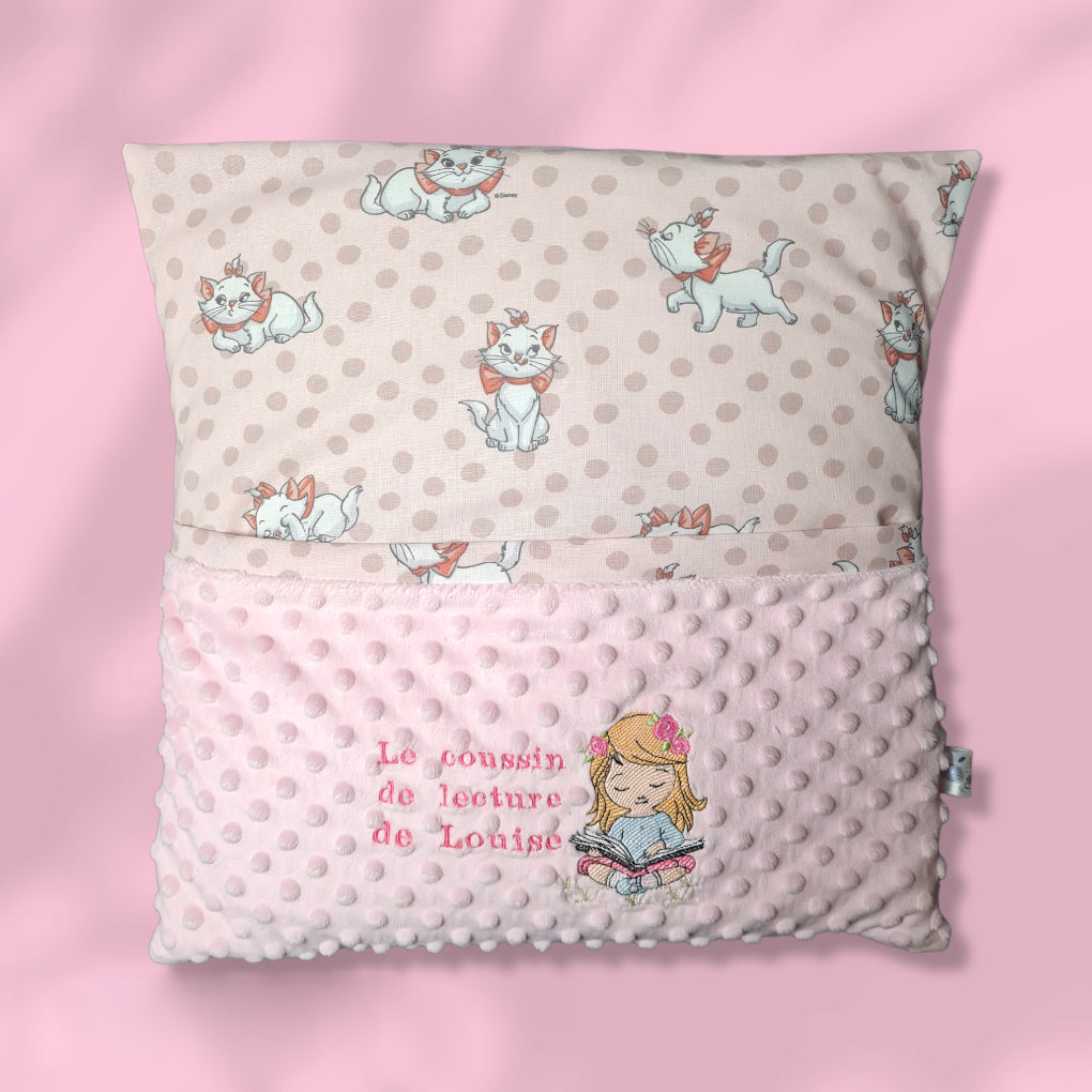 Créez Votre Coussin de Lecture Avec Prénom Brodé | 45cm x 45cm | Fille