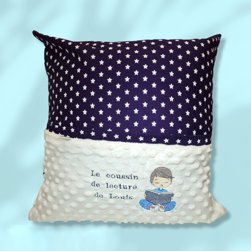 Créez Votre Coussin de Lecture Avec Prénom Brodé | 45cm x 45cm | Garçon - Calincaline.be