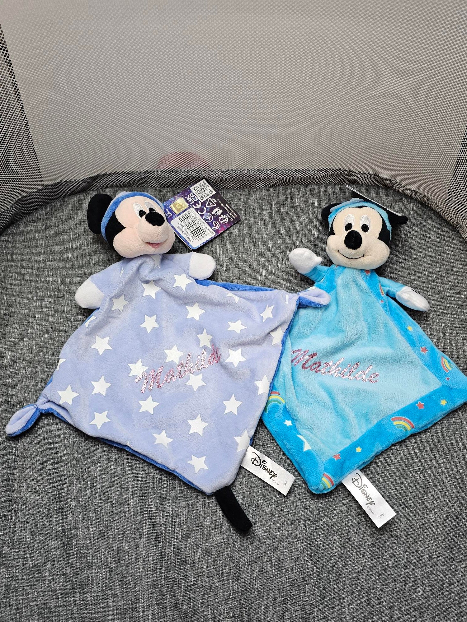 Doudou Disney Bébé Mickey Phosphorescent Personnalisé - Calincaline.be