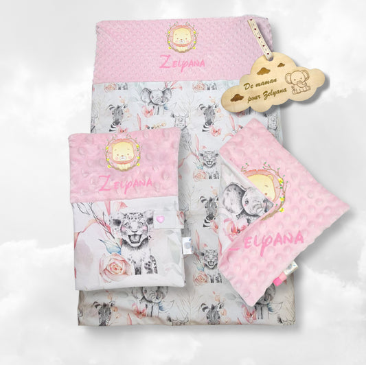 Pack Bébé Personnalisé | Couverture + Doudou 30cm + Protège carnet assortis | Fille | Coton