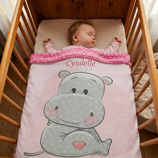Couverture Plaid Bébé Hippopotame | 70cm x 95cm | Couleur minky au choix