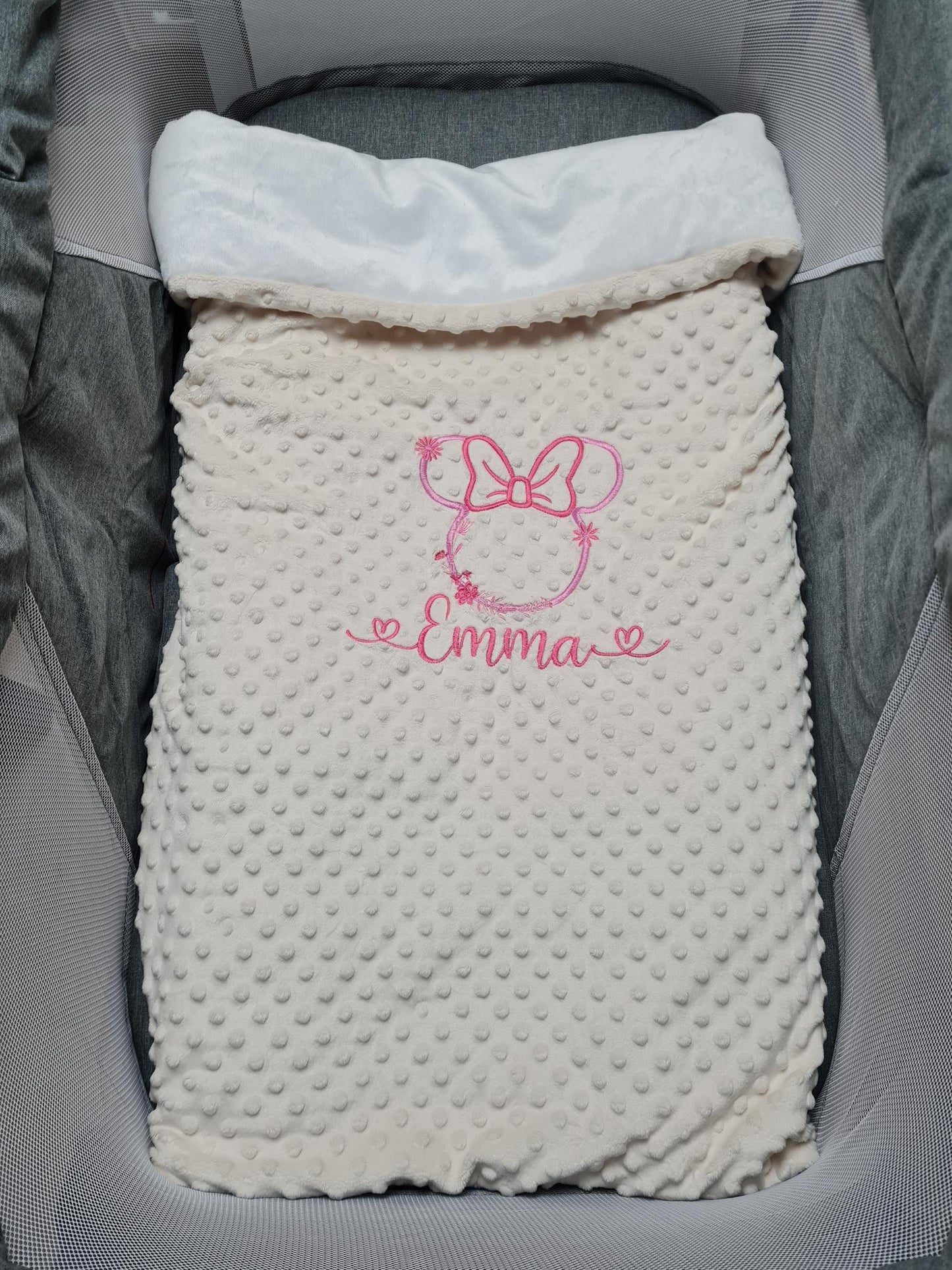 Baby blanket with personalized embroidery - Girl model - Calincaline.be