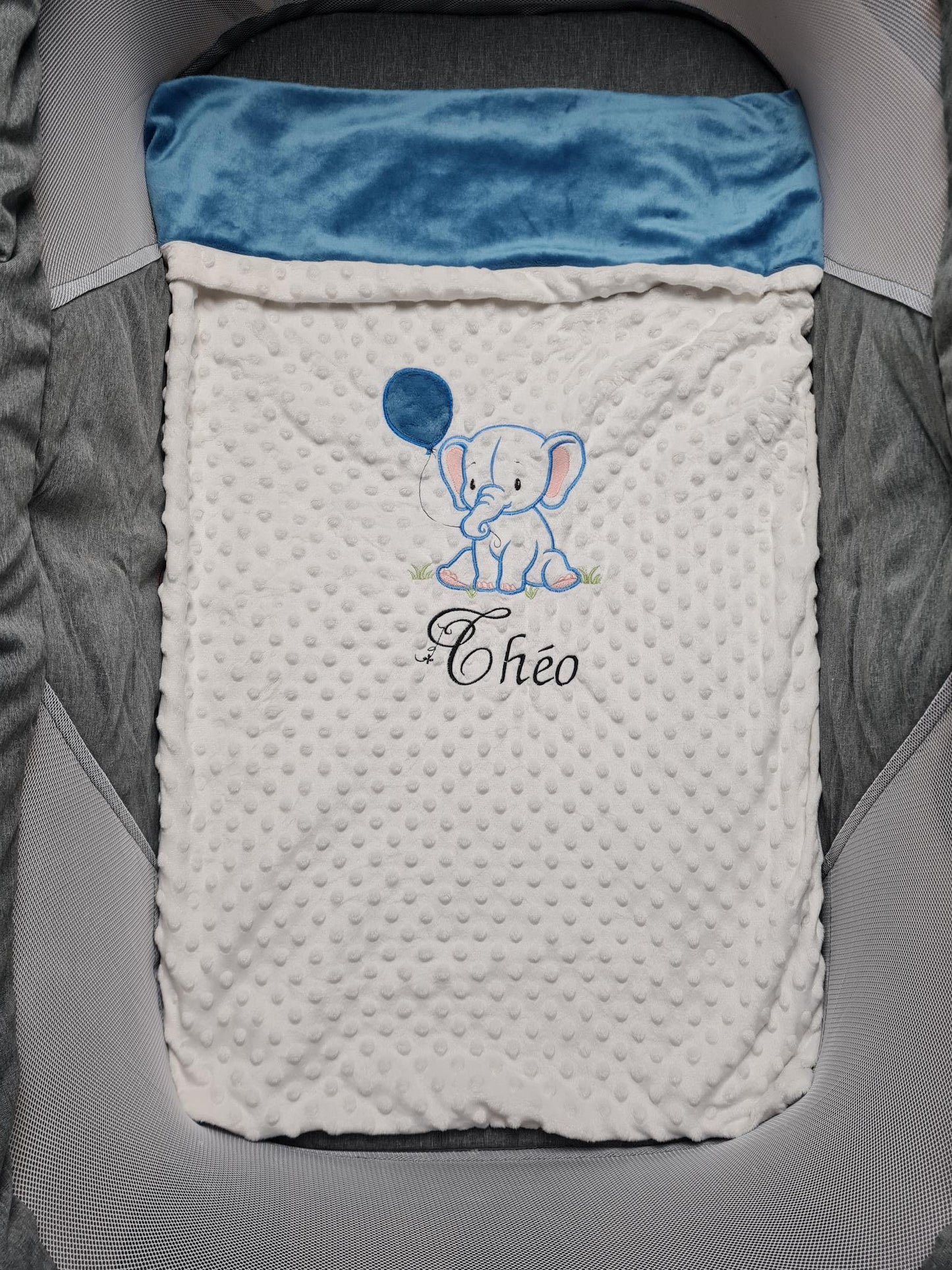 Baby blanket with personalized embroidery - Boy model