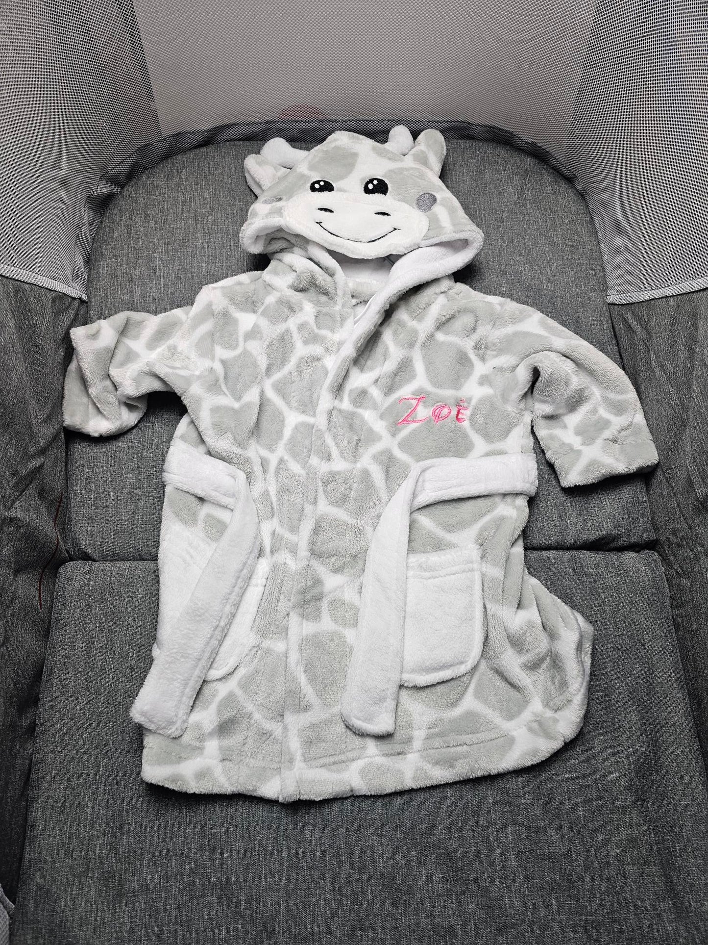 Peignoir bébé girafe personnalisé avec prénom - Calincaline.be