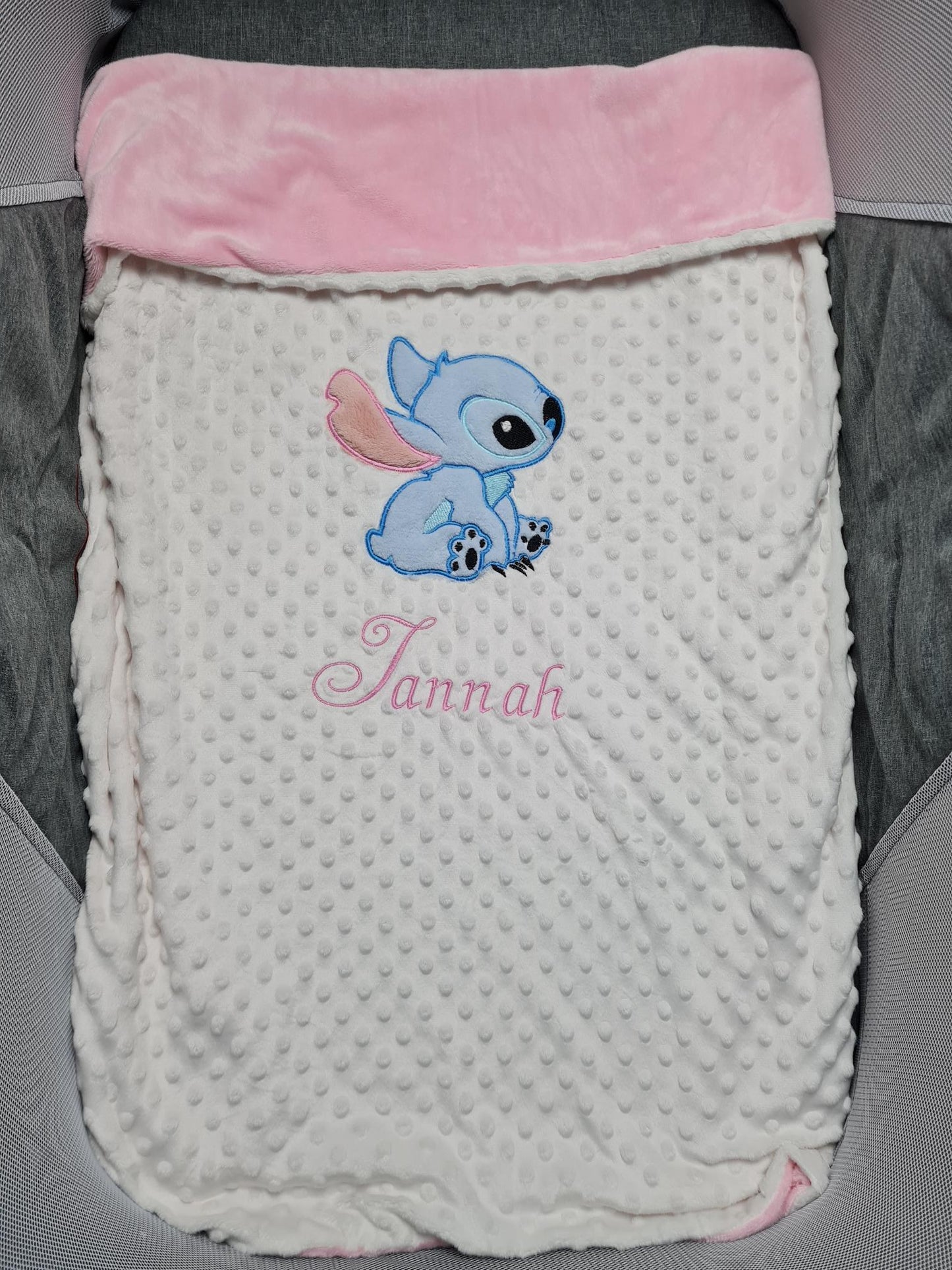 Blanket with personalized girl embroidery
