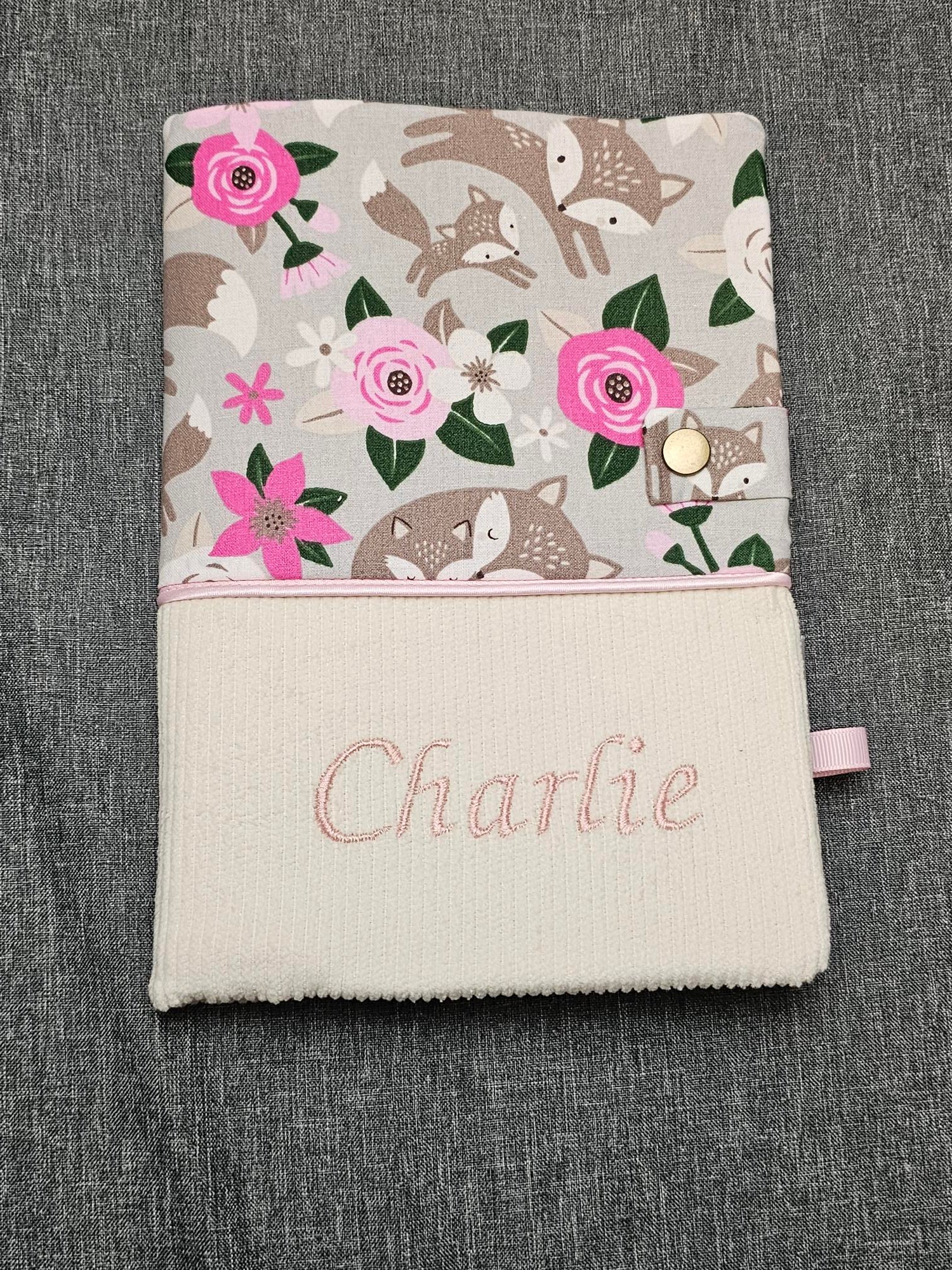 Protège Carnet -Vuli- Personnalisé Fille