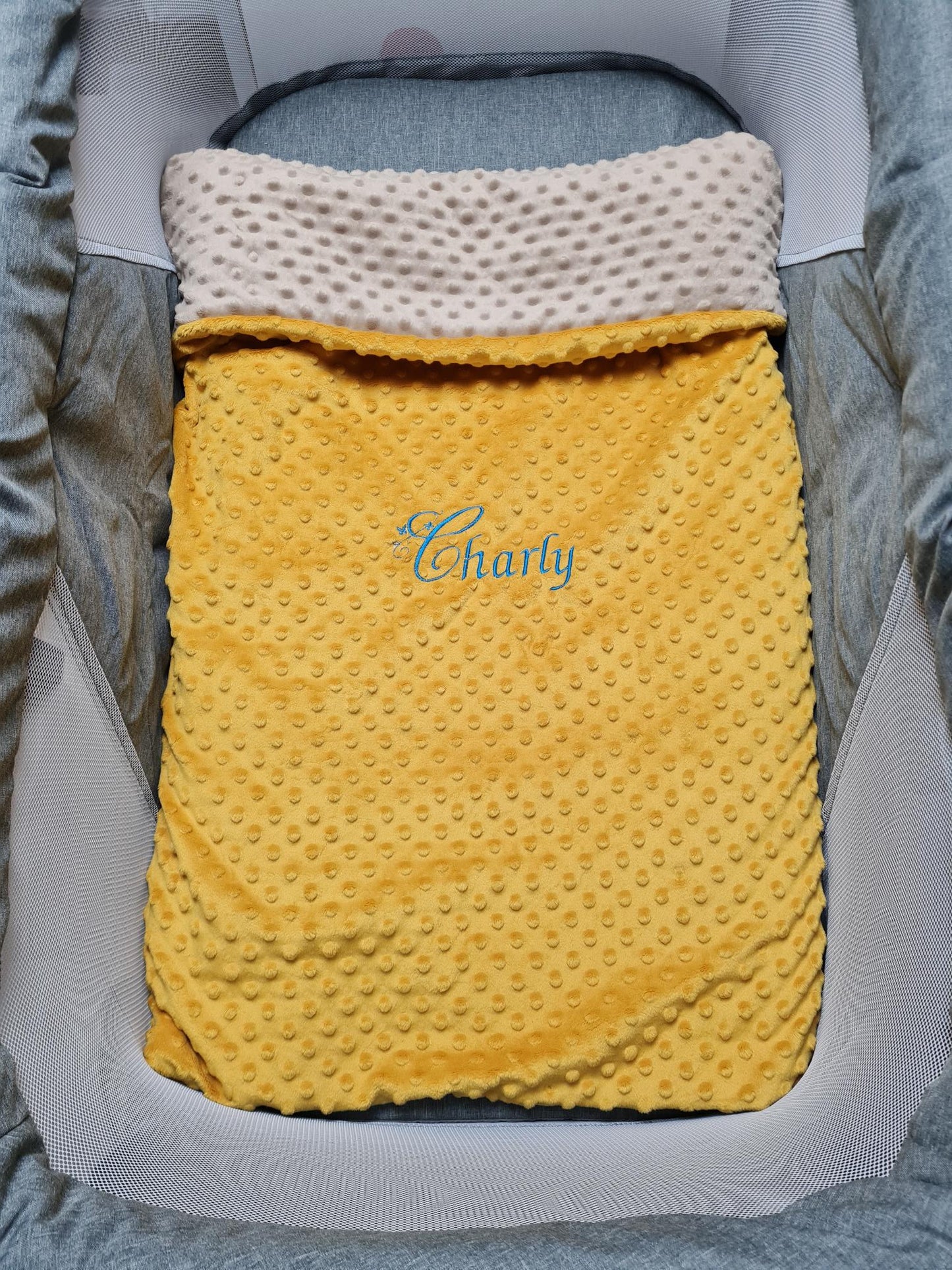 Mantita de bebé con bordado personalizado - Modelo Niño